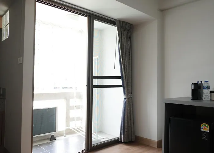 Place - Ekamai Bts Apartment Bangkok